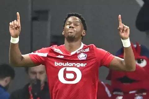 نابولي يتفوق على أندية أوروبا الكبرى ويتوصل لاتفاق مع جوناثان ديفيد